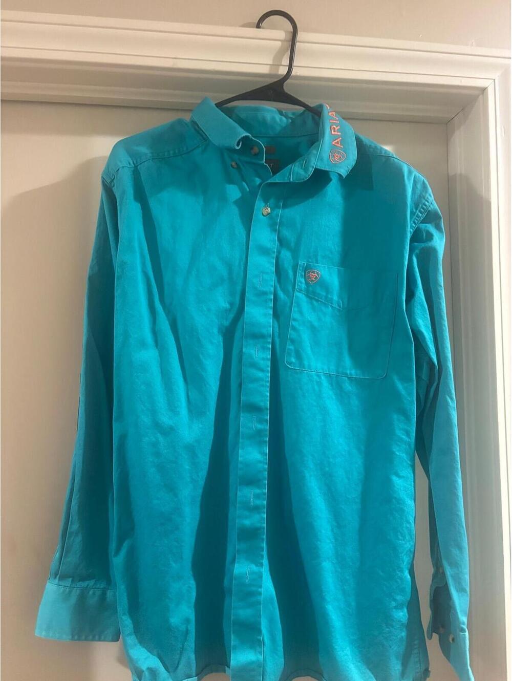 ARIAT TEAL BUTTON DOWN W/ EMBROIDERED SLEEVE PRELOVED | MEN’S SIZE LG